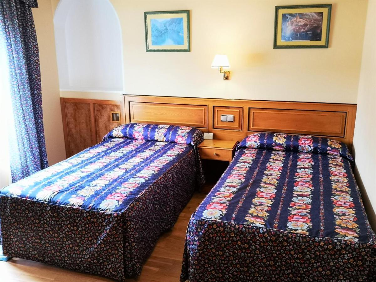 Hotel Y Casona El Carmen ペルロラ エクステリア 写真